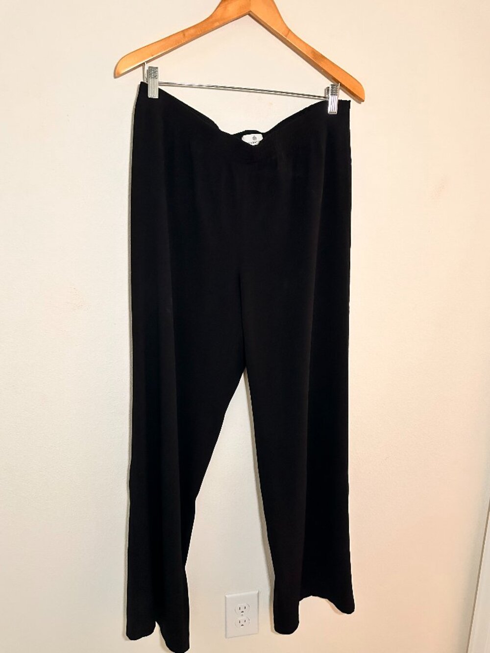 Aritzia Babaton Black Pants